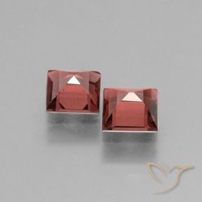 Shop natural 1.49ct スカーレットレッドトーン ロードライトガーネット gems, 四角形, from モザンビーグ at GemSelect. In stock, global shipping!
