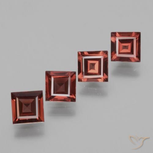 Shop natural 2.60ct ダークレッド ロードライトガーネット gems, 四角形, from モザンビーグ at GemSelect. In stock, global shipping!