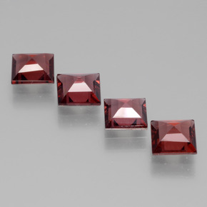 カラットの天然ピンクがかったローズロードライトガーネット（5×4.9 mm・四角）