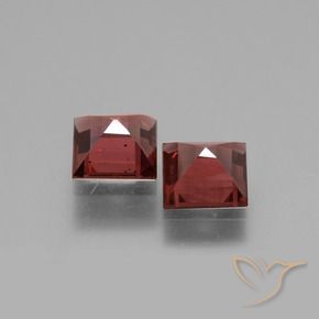 Shop natural 1.41ct 濃いレッドワイン ロードライトガーネット gems, 四角形, from モザンビーグ at GemSelect. In stock, global shipping!