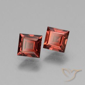 Shop natural 1.39ct ディープレッド ロードライトガーネット gems, 四角形, from モザンビーグ at GemSelect. In stock, global shipping!
