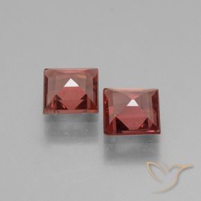 Shop natural 1.39ct 薄いレッド ロードライトガーネット gems, 四角形, from モザンビーグ at GemSelect. In stock, global shipping!