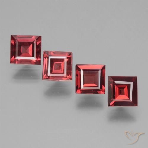 Shop natural 2.30ct ディープレッド ロードライトガーネット gems, 四角形, from モザンビーグ at GemSelect. In stock, global shipping!