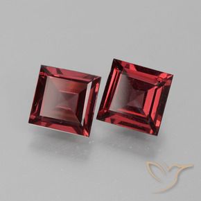 Shop natural 1.39ct 濃いレッドワイン ロードライトガーネット gems, 四角形, from モザンビーグ at GemSelect. In stock, global shipping!