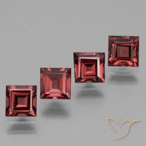 Shop natural 3.08ct ディープレッド ロードライトガーネット gems, 四角形, from モザンビーグ at GemSelect. In stock, global shipping!