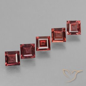 Shop natural 2.90ct メルローレッド ロードライトガーネット gems, 四角形, from モザンビーグ at GemSelect. In stock, global shipping!