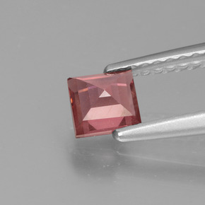 0.52カラットの天然ピンクがかったローズロードライトガーネット（4.4×4.4 mm・四角）