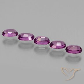 Shop natural 2.15ct ディープパープル ロードライトガーネット gems, 楕円形, from モザンビーグ at GemSelect. In stock, global shipping!
