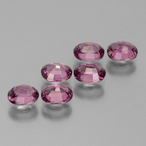 カラットの天然ピンクがかったローズロードライトガーネット（5×4.1 mm・オーバルカット）
