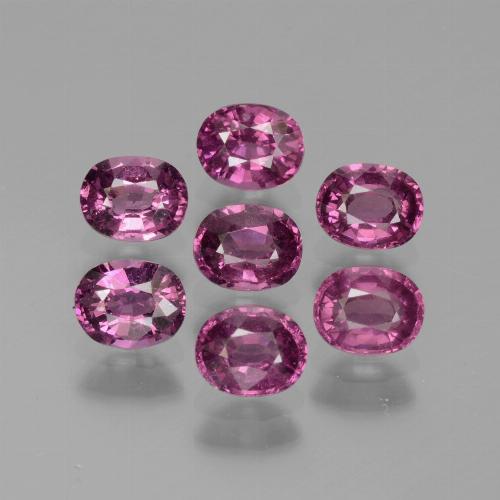 3.56カラットの天然赤みがかった紫ロードライトガーネット（5.1×4 mm・オーバルカット）
