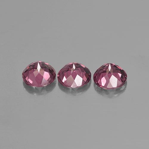 2.62カラットの天然ピンクがかったローズロードライトガーネット（5.60 mm・ラウンドカット）