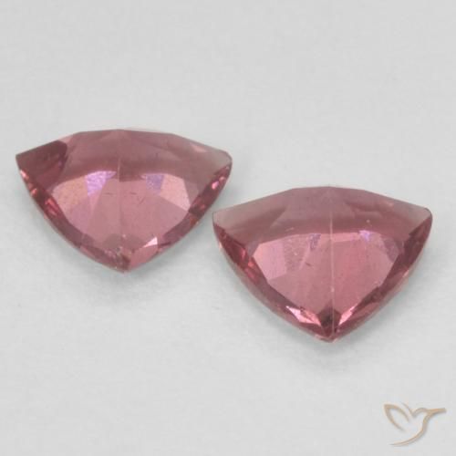 Shop natural 0.83ct ミディアムレッド ロードライトガーネット gems, トリリオン, from モザンビーグ at GemSelect. In stock, global shipping!