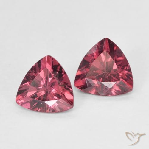 Shop natural 1.08ct パープルレッド ロードライトガーネット gems, トリリオン, from モザンビーグ at GemSelect. In stock, global shipping!