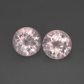 カラットの天然ピンクローズクォーツ（11.96 mm・透明）