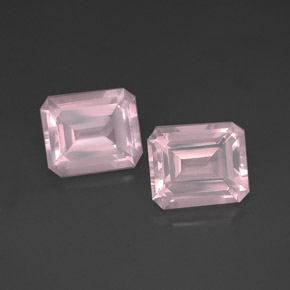 カラットの天然ピンクローズクォーツ（12.1×10 mm・透明）