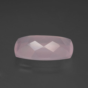 11.28カラットの天然ピンクローズクォーツ（20×12 mm・クッションカット）