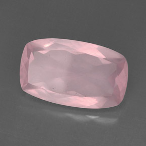 11.86カラットの天然ピンクローズクォーツ（20.1×12.1 mm・透明）