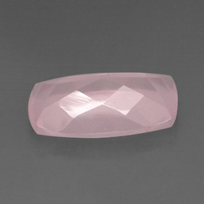 11.86カラットの天然ピンクローズクォーツ（20.1×12.1 mm・透明）