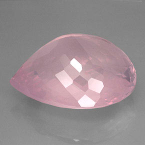 127.70カラットの天然ピンクローズクォーツ（38.4×31.4 mm・透明）