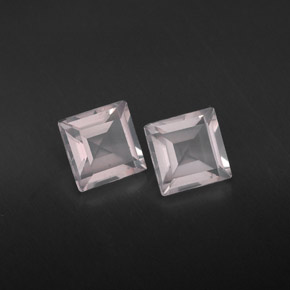 カラットの天然ライトピンクローズクォーツ（4.9×4.9 mm・透明）