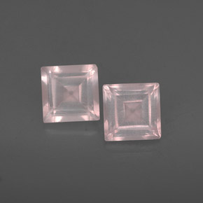 カラットの天然ピンクローズクォーツ（5×4.9 mm・透明）