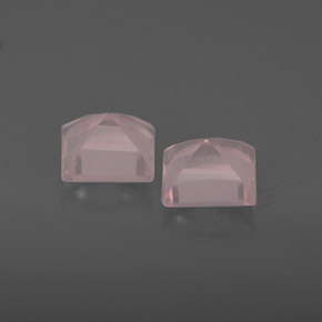 カラットの天然ピンクローズクォーツ（5×4.9 mm・透明）