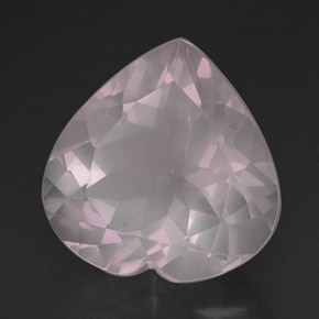 16.50カラットの天然ライトピンクローズクォーツ（18.1×17.7 mm・透明）
