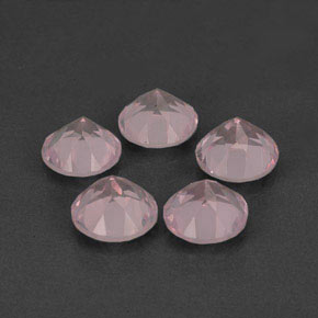 カラットの天然ピンクローズクォーツ（6.26 mm・透明）
