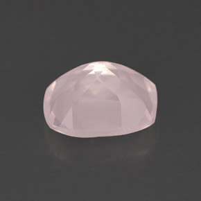 2.20カラットの天然ピンクローズクォーツ（9.2×7.2 mm・透明）