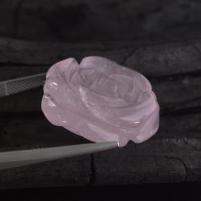 53.41カラットの天然ピンクローズクォーツ（27.6×26.8 mm・ファンシーシェイプ）