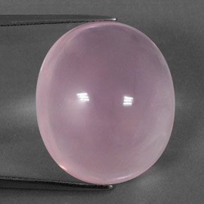 31.69カラットの天然ピンクローズクォーツ（22.1×19.1 mm・オーバルカット）