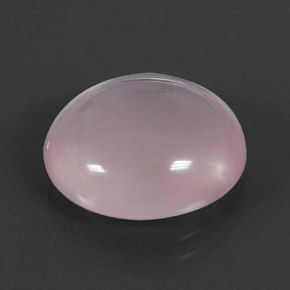 7.43カラットの天然ピンクローズクォーツ（14.1×12.2 mm・オーバルカット）