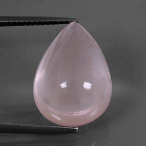 13.67カラットの天然ピンクローズクォーツ（18.1×13.1 mm・洋梨の形）