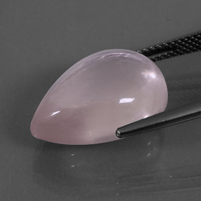 13.67カラットの天然ピンクローズクォーツ（18.1×13.1 mm・洋梨の形）