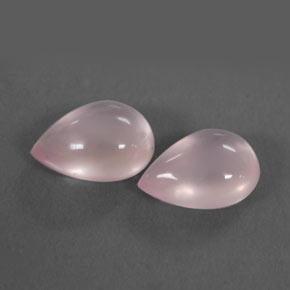 カラットの天然ピンクローズクォーツ（12.8×9.1 mm・洋梨の形）