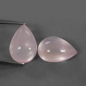 カラットの天然ピンクローズクォーツ（12.8×9.1 mm・洋梨の形）
