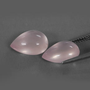 カラットの天然ピンクローズクォーツ（12.8×9.1 mm・洋梨の形）