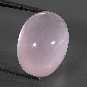 32.52カラットの天然ピンクローズクォーツ（20×15.1 mm・透明）