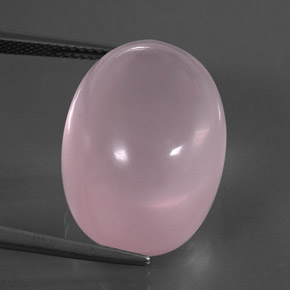 32.92カラットの天然ピンクローズクォーツ（20.1×15.2 mm・透明）