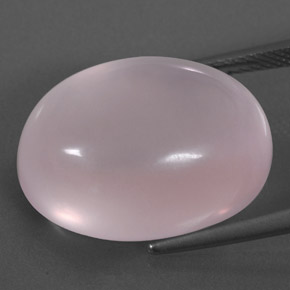 24.19カラットの天然ピンクローズクォーツ（20.1×15.1 mm・透明）
