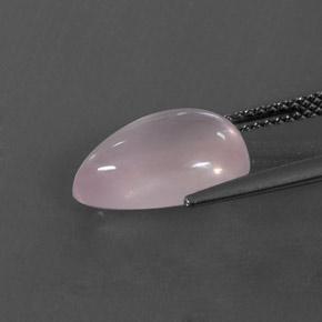 4.48カラットの天然ピンクローズクォーツ（13.4×9.1 mm・洋梨の形）