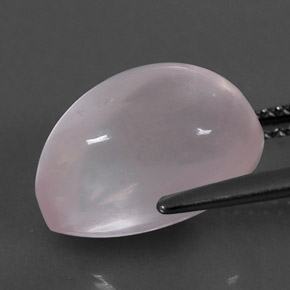 7.04カラットの天然ピンクローズクォーツ（13.3×9 mm・洋梨の形）