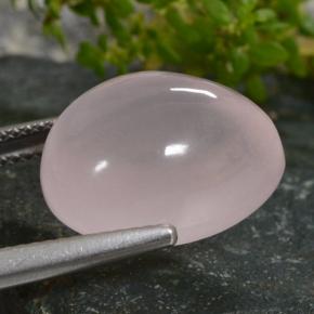 13.35カラットの天然ローズピンクローズクォーツ（16.1×12.2 mm・洋梨の形）