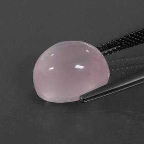 7.42カラットの天然ピンクローズクォーツ（12.3×10.2 mm・オーバルカット）