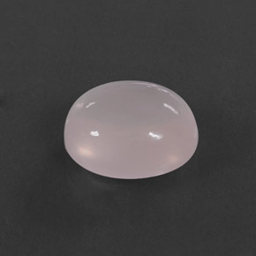5.50カラットの天然ピンクローズクォーツ（12.3×10.2 mm・オーバルカット）