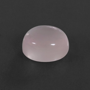 6.70カラットの天然ピンクローズクォーツ（12.1×10.3 mm・オーバルカット）