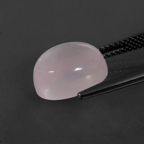 6.70カラットの天然ピンクローズクォーツ（12.1×10.3 mm・オーバルカット）