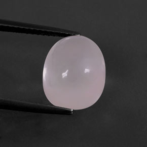 5.59カラットの天然ピンクローズクォーツ（12.1×10 mm・オーバルカット）