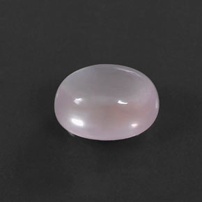 5.59カラットの天然ピンクローズクォーツ（12.1×10 mm・オーバルカット）