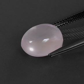 5.59カラットの天然ピンクローズクォーツ（12.1×10 mm・オーバルカット）